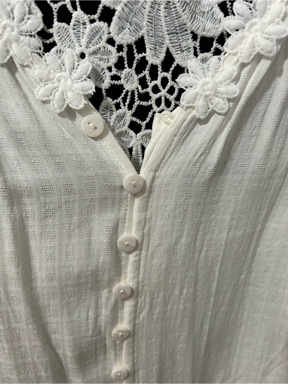 NEW Boho White Crochet Lace V-Neck Button-Front Flowy Women’s Summer Top - Picture 5 of 11